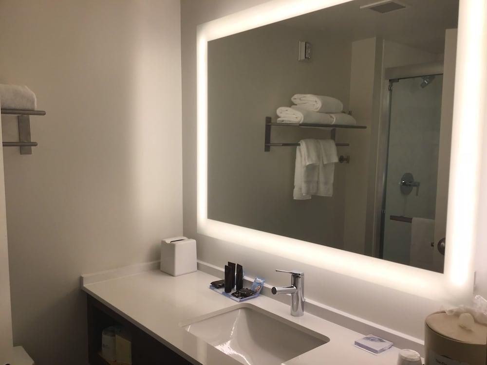 Holiday Inn Cleveland By Ihg מראה חיצוני תמונה